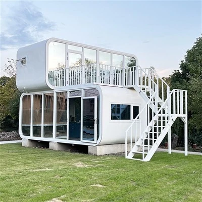 20 ft 2- zgodba Apple Cabin